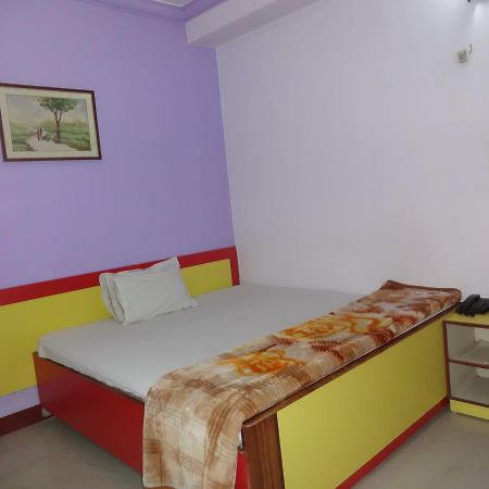Hotel Tribhuvan Ранчи Екстериор снимка