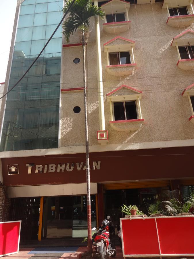 Hotel Tribhuvan Ранчи Екстериор снимка